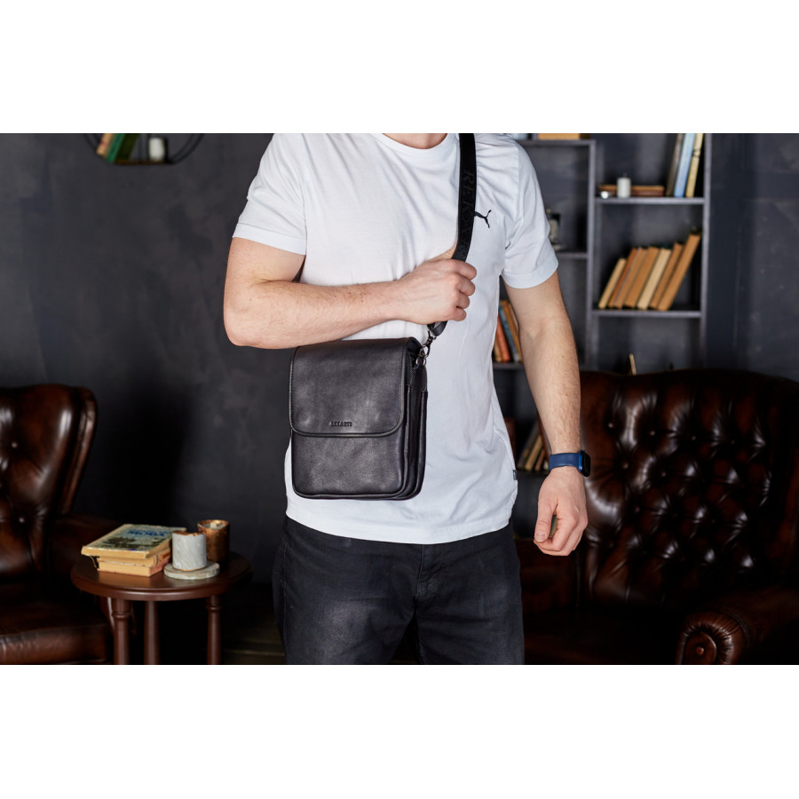 Месенджер із клапаном через плече 24х20х6, шкіряна барсетка Tiding Bag TD-20033 чорна