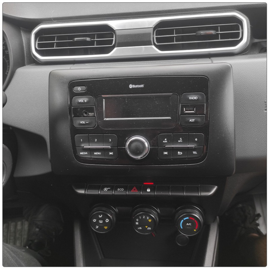 Штатная магнитола Lesko для Renault Duster II 2020-н.в экран 10" 1/16Gb Wi-Fi GPS Base